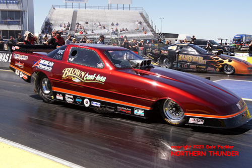 Ray Stringer - 'Blown Cent-Less' (left lane) vs 
Shayne Lawson - 'Man O' War II' (right lane)